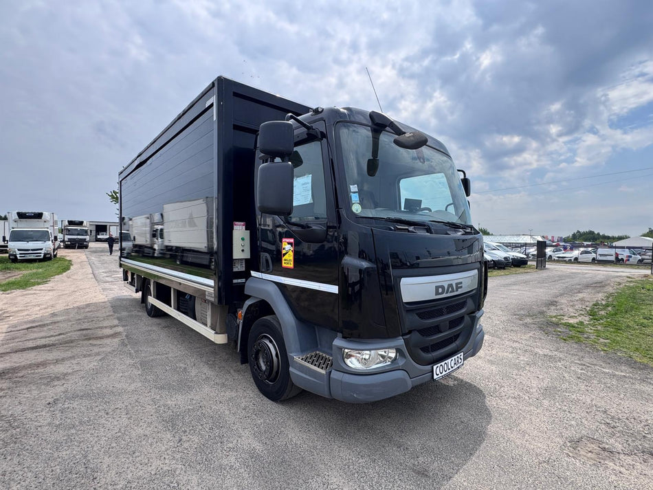 DAF LF210.12 CF / Kontener z roletami / WINDA (462)